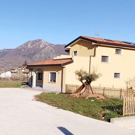 Horse House Bed & Breakfast Montella Bagian luar foto