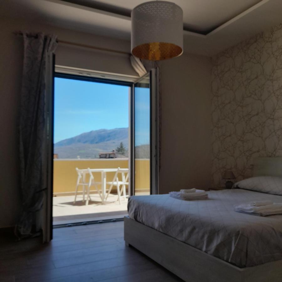 Horse House Bed & Breakfast Montella Bagian luar foto